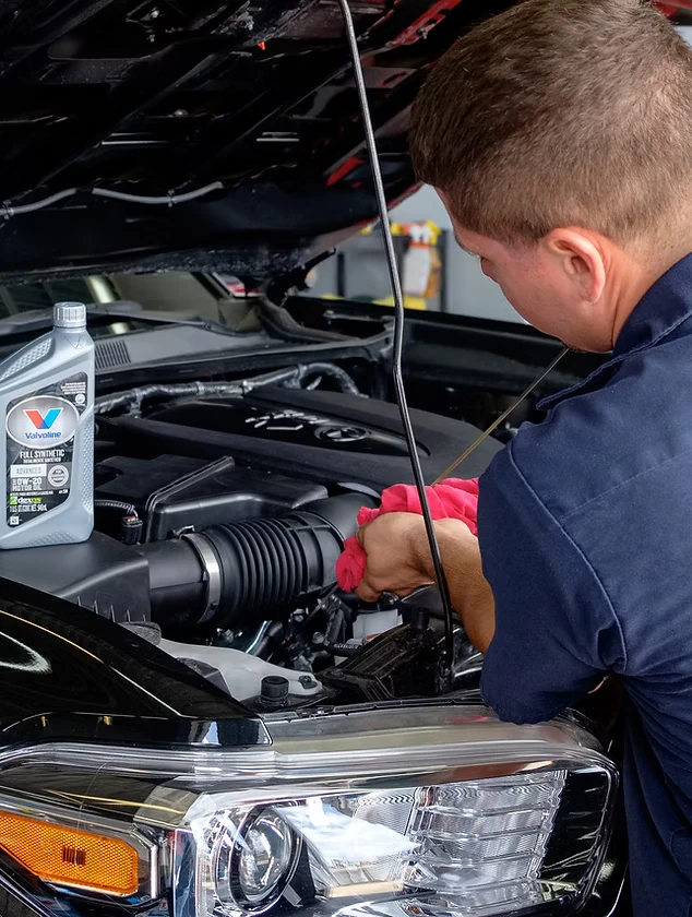 Servicio de Quick Lube en HiTech Auto Care